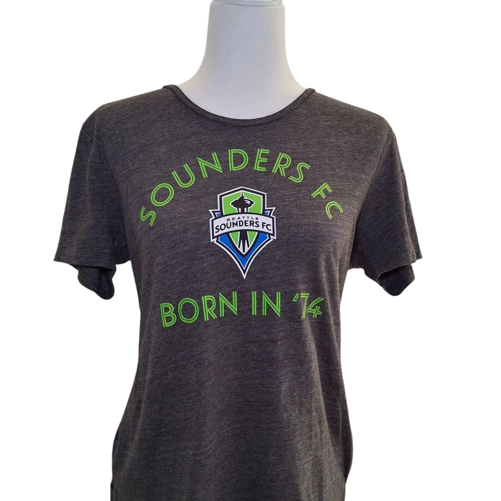 MLS Seattle Sounders Women's T-shirt Size Medium Born In '74